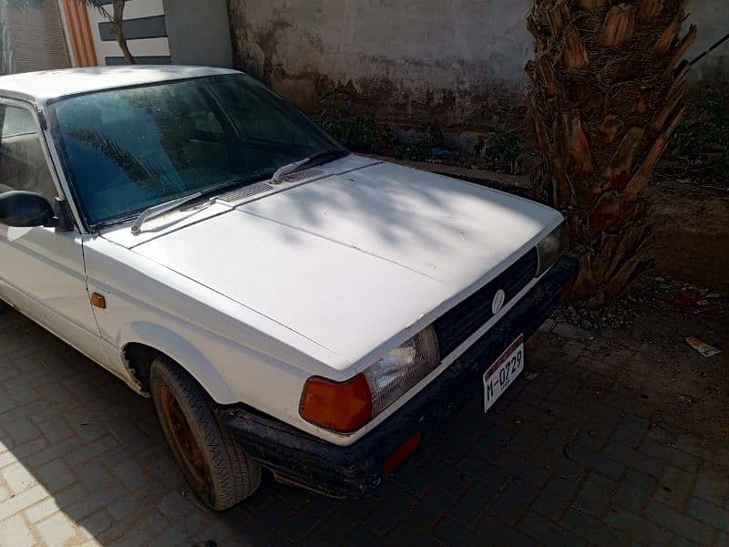 Nissan Sunny 1987 3