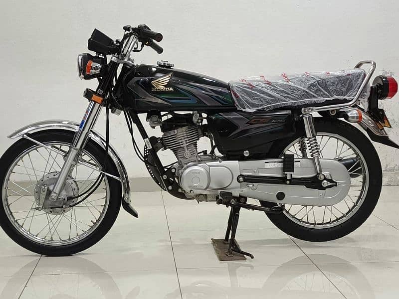 Honda CG 125 2023 Model 5