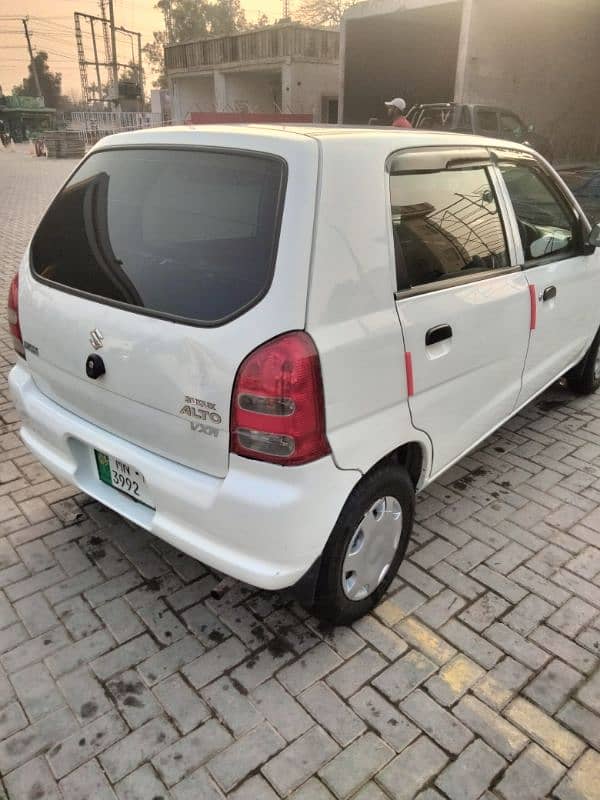 Suzuki Alto 2011 3