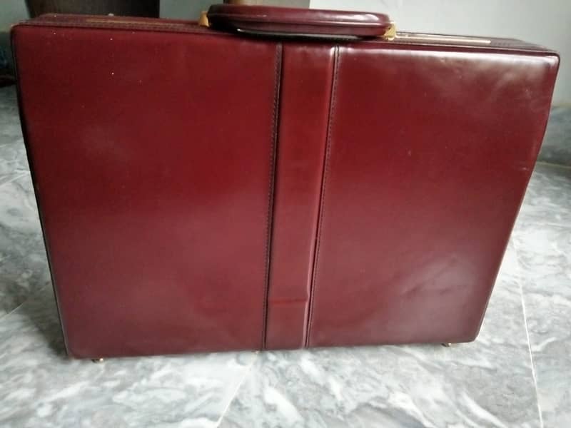 Jafferjees Royal Mile Briefcase - Maroon 1