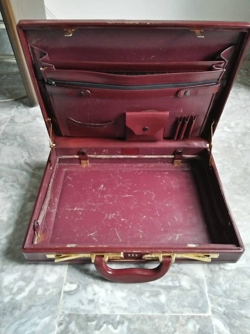 Jafferjees Royal Mile Briefcase - Maroon 2