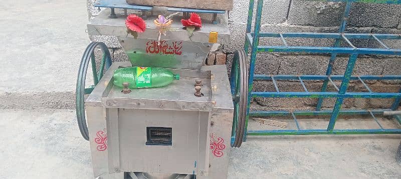 sugarcane machine for sale good condition 10by10  taxila 03145126787 13