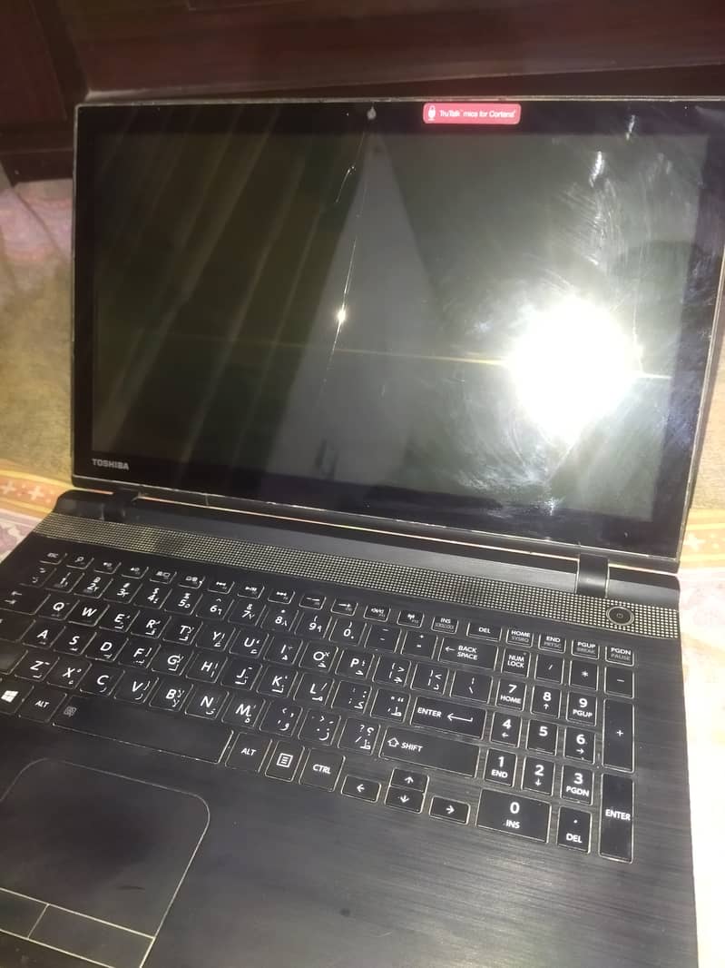 Toshiba. Core i3.5020u 8gb 1tb 8