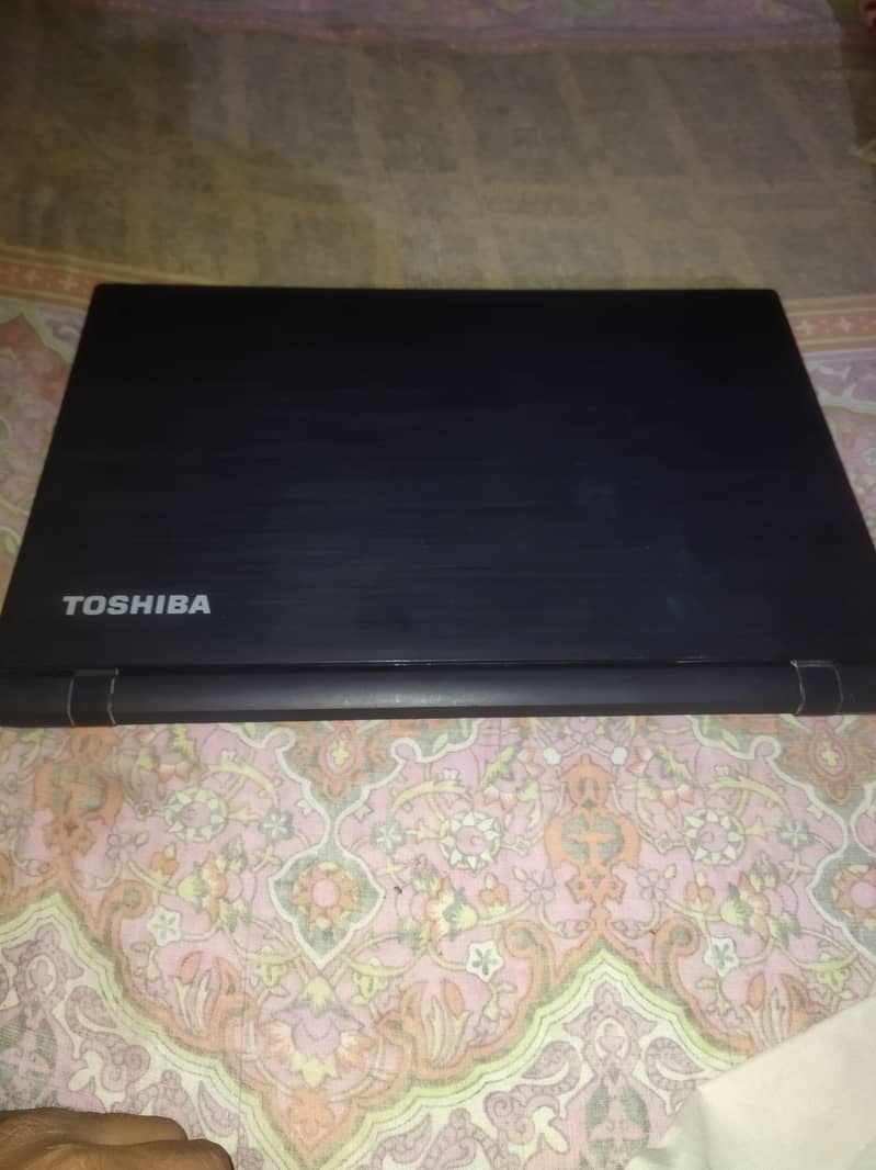 Toshiba. Core i3.5020u 8gb 1tb 13