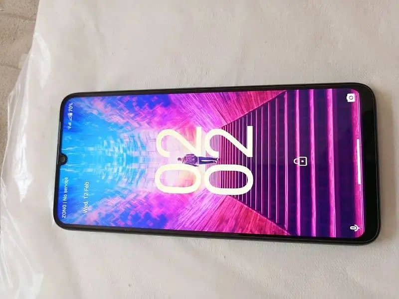 Q mobile ultra 12GB,128GB 18w fast charging 03122505937 0