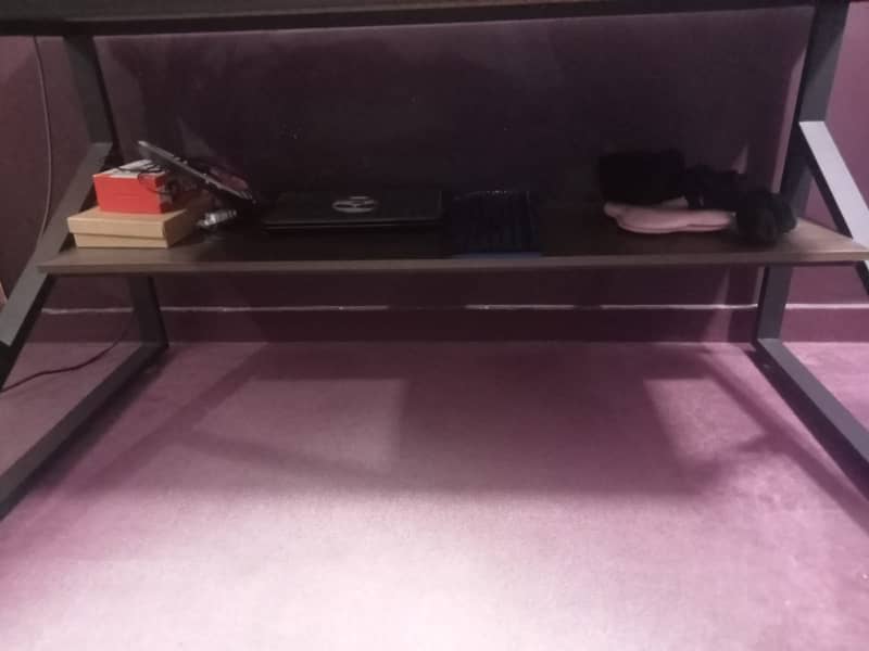 Computer/office table for sale 2