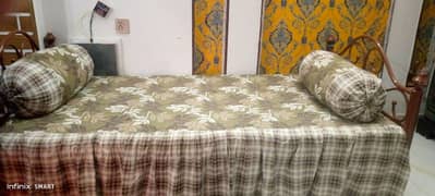 iron bed set (set of 2 ) for sale , in best condition