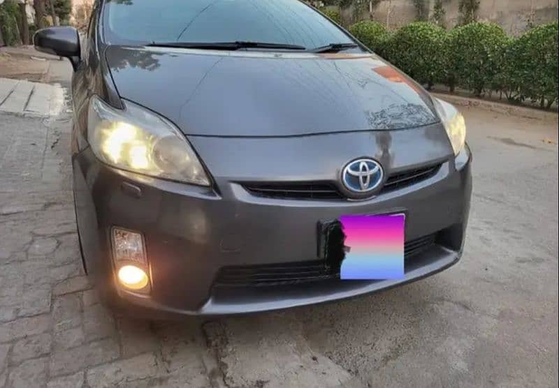 Toyota Prius 2011/2014 Model Excellent Conditiom 3