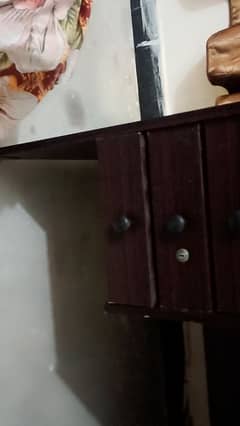 office table with mirror urgent for sale