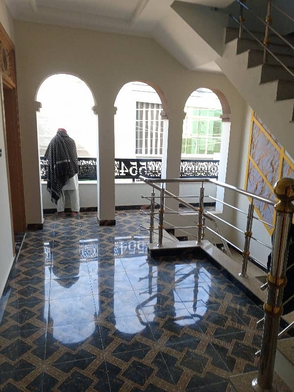 Double Storey 5 Marla House Demand 1 Crore 60 Lac Electricity Water 30 Feet Street 1