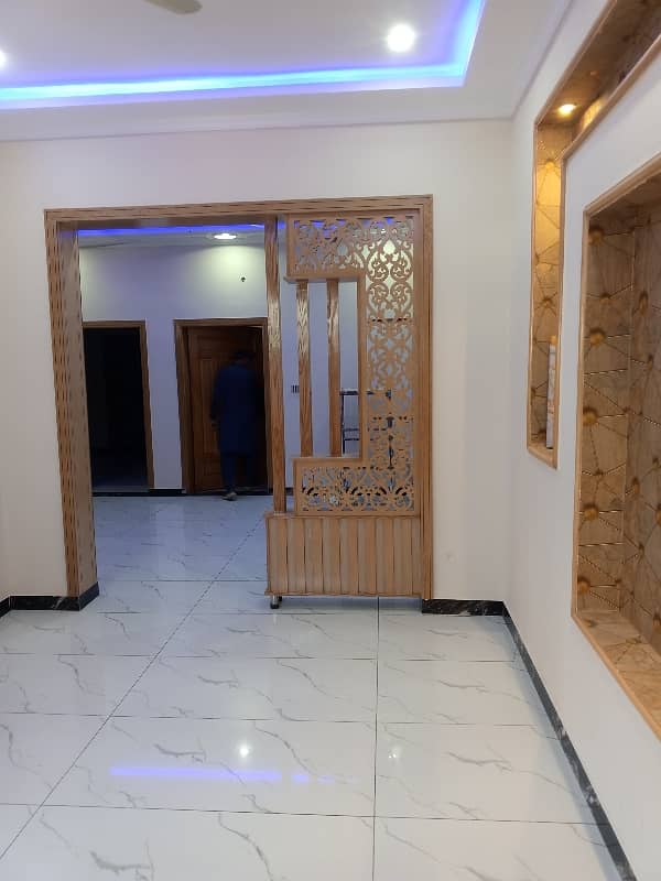 Double Storey 5 Marla House Demand 1 Crore 60 Lac Electricity Water 30 Feet Street 23