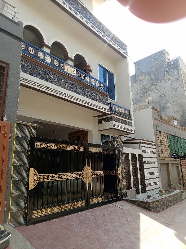 Double Storey 5 Marla House Demand 1 Crore 60 Lac Electricity Water 30 Feet Street 28