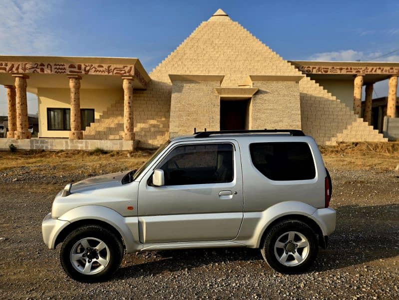 Suzuki Jimny Sierra 2011 1