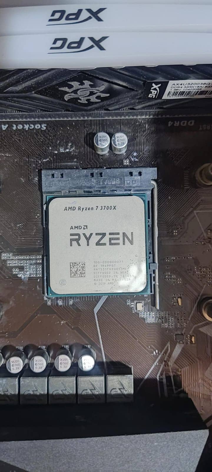 Selling Ryzen 7 3700x + Wraith Cooler 1