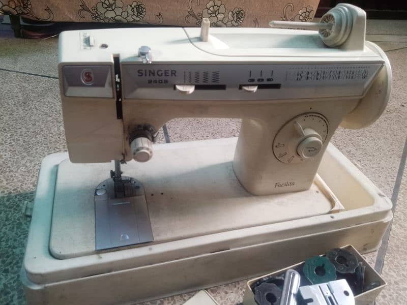 Singer Embroidery Machine 2405 3