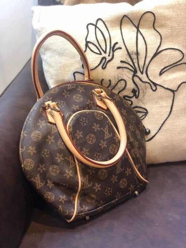 LV / Gucci / Zara in good condition as new 4