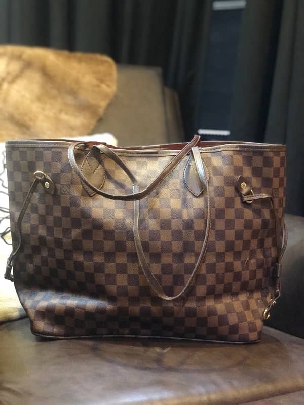 LV / Gucci / Zara in good condition as new 8