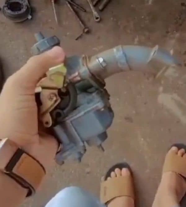 double pump carburetor use 2 month urjent sale chalne me ek dum ok hai 0