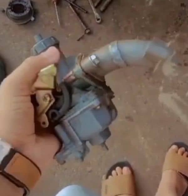 double pump carburetor use 2 month urjent sale chalne me ek dum ok hai 3