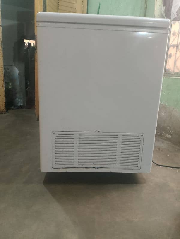 Deep freezer contact number is 03109911028 4