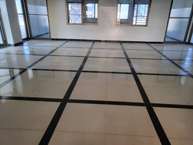 5500 sq. ft Hall for ,Office,Call center ,Software House available for rent 8