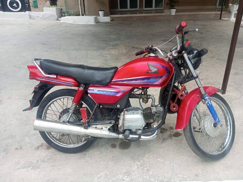 Honda Motor Cycle CD100 In Good Condition 4