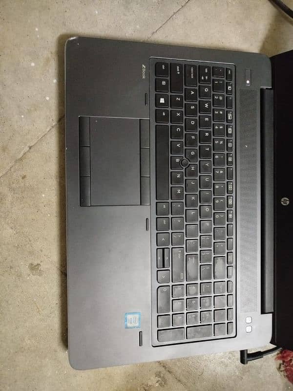 HP ZBook 15 G3 - HP Laptop for Freelancing 2