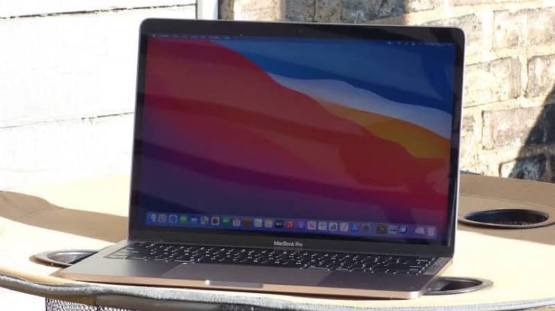 Macbook M1 pro 2020 (13 inch) 1