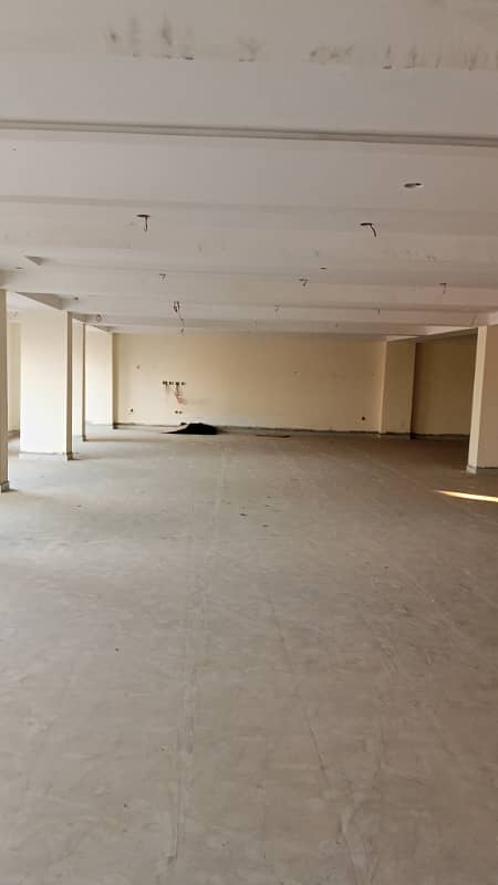 4000 sq. ft Hall for call center ,Office ,Store for rent 2