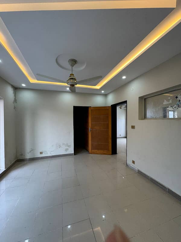 5 MARLA EXCELLENT CONDITION GOOD FULL HOUSE IDEAL LOCATION HOUSE FOR RENT IN SAFARI VILLAS BAHRIA TOWN LAHORE 6