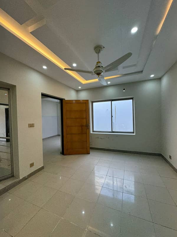 5 MARLA EXCELLENT CONDITION GOOD FULL HOUSE IDEAL LOCATION HOUSE FOR RENT IN SAFARI VILLAS BAHRIA TOWN LAHORE 10