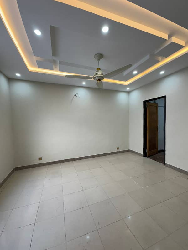 5 MARLA EXCELLENT CONDITION GOOD FULL HOUSE IDEAL LOCATION HOUSE FOR RENT IN SAFARI VILLAS BAHRIA TOWN LAHORE 12