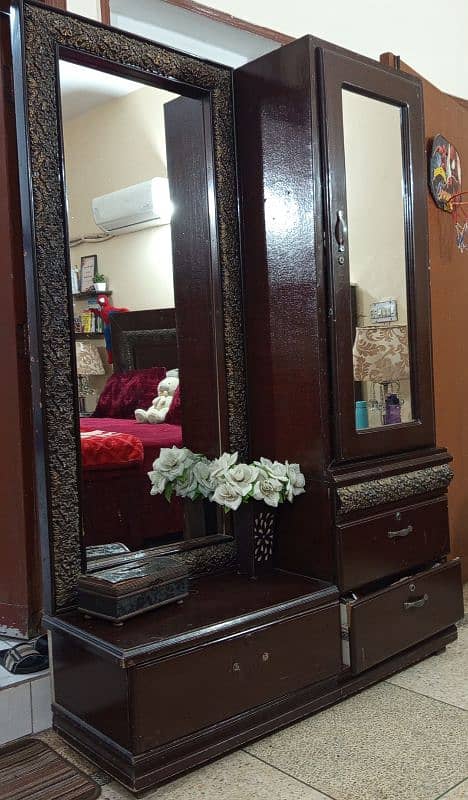 Room Dressing Table 1