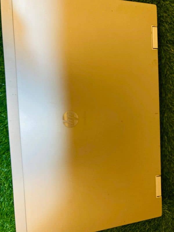 hp laptop elitebook 10/9 condition 1