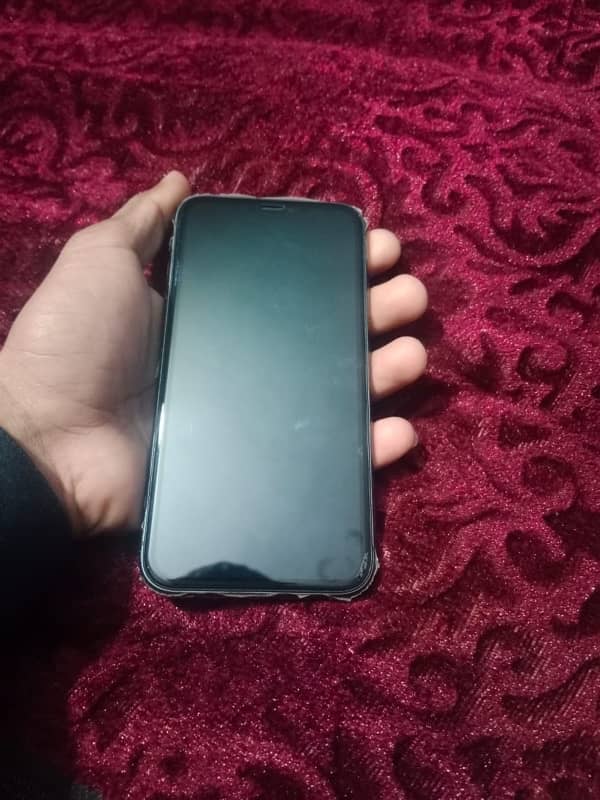 1 month used iPhone 11 black jv 64 full clear condition 89% battery 2