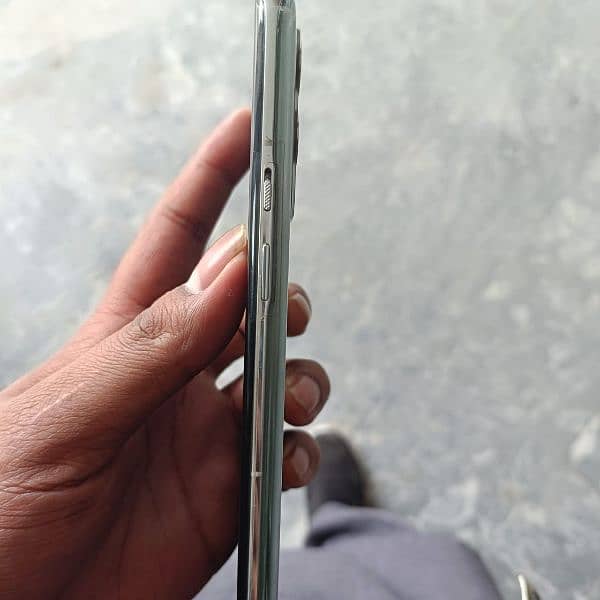 oneplus 9pro 10/10 condition curved display 2