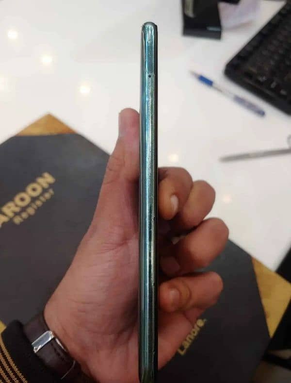 redmi note 10  4+2 128gb Amoled display what app number 03107780573. 2