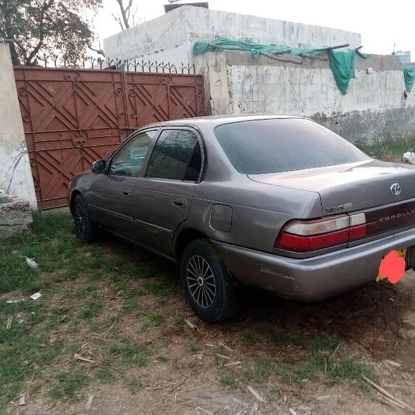 Toyota Corolla XE 2001 3