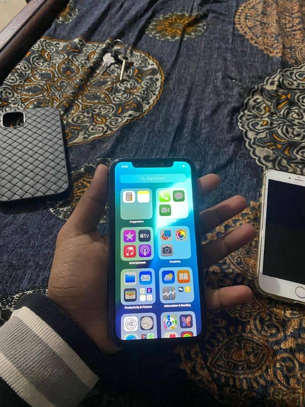 IPhone 11 black 64gb 3