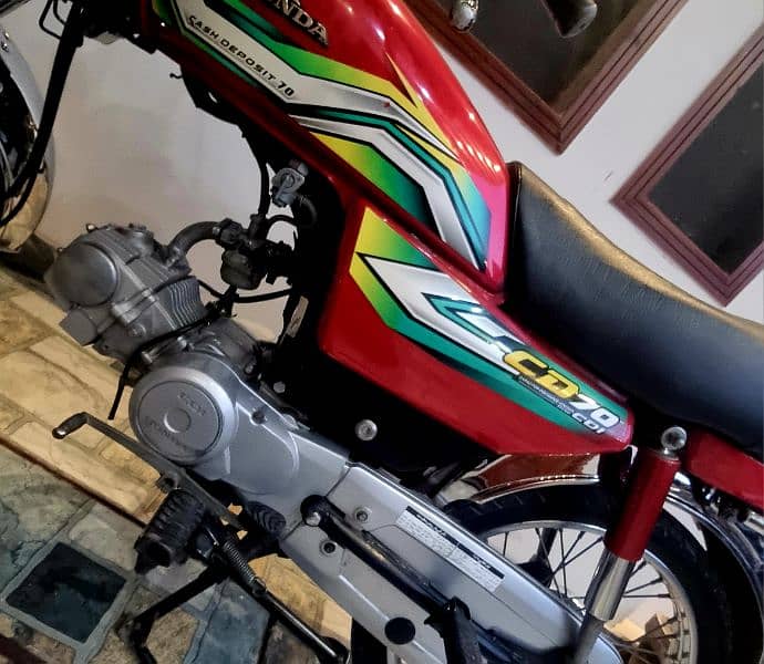 Honda CD 70 Red 2023 (Golden Number) 6