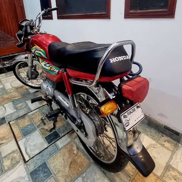 Honda CD 70 Red 2023 (Golden Number) 8