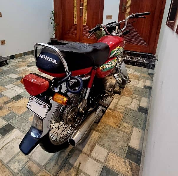 Honda CD 70 Red 2023 (Golden Number) 9