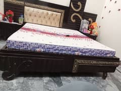 Wooden king size bed condition 10/9