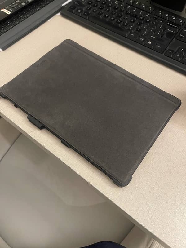 MICROSOFT SURFACE PRO 6 + PEN + UAG CASE 8gbRAM 256drive 1