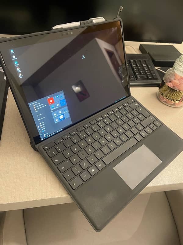 MICROSOFT SURFACE PRO 6 + PEN + UAG CASE 8gbRAM 256drive 6