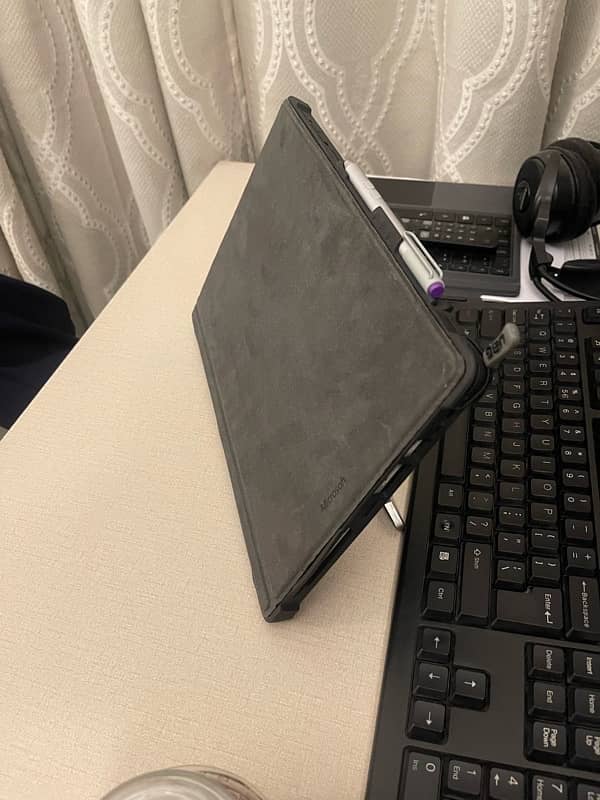 MICROSOFT SURFACE PRO 6 + PEN + UAG CASE 8gbRAM 256drive 8