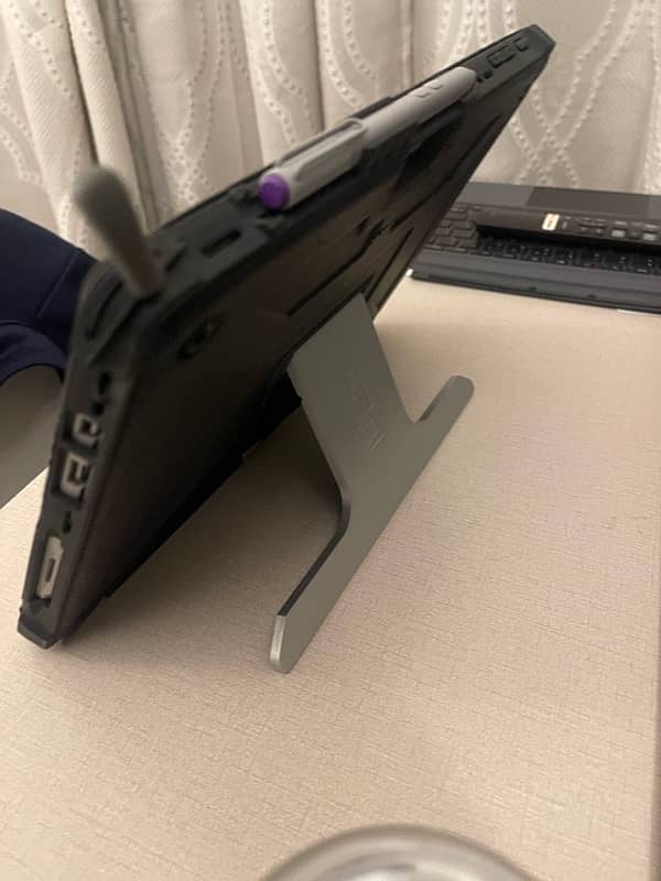 MICROSOFT SURFACE PRO 6 + PEN + UAG CASE 8gbRAM 256drive 9