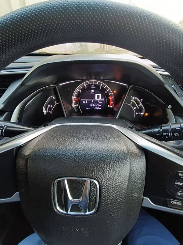 Honda Civic Oriel 2018 16