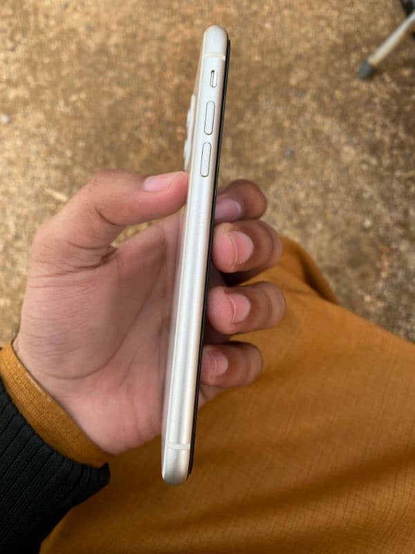 Iphone 11 64Gb (non pta) 4