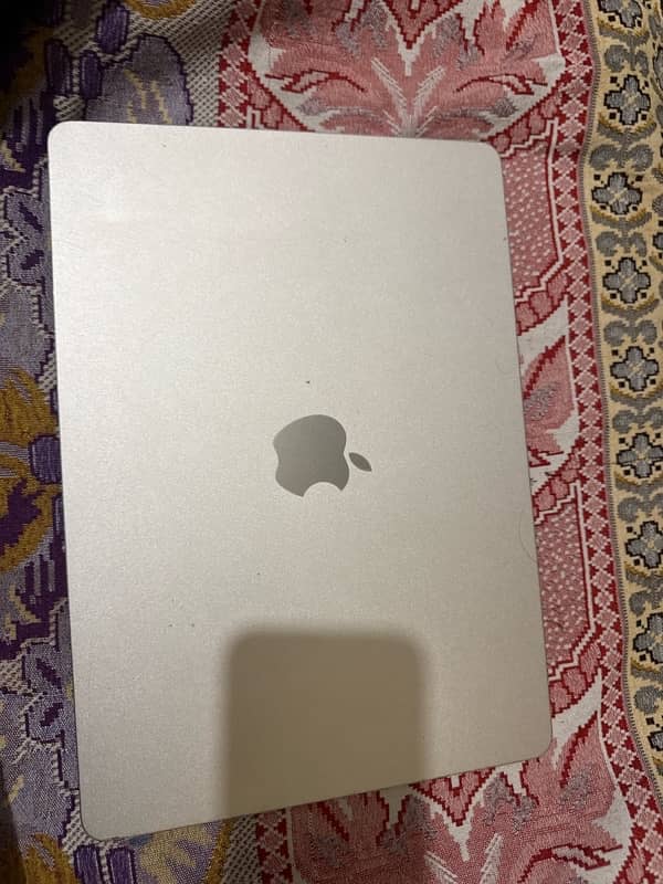 Macbook Air M3 2024 0